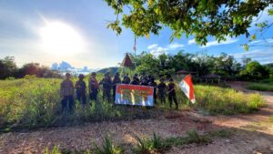 Wujud Sinergitas TNI-Polri, Satgas Pamtas Yonarmed 19/105 Trk Bogani Patroli Bersama di Perbatasan RI-Malaysia