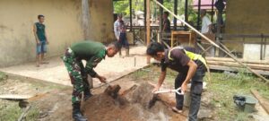 Satgas Pamtas Yonif 645/Gardatama Yudha Karya Bhakti Bantu Bangun Dapur Sekolah Perbatasan