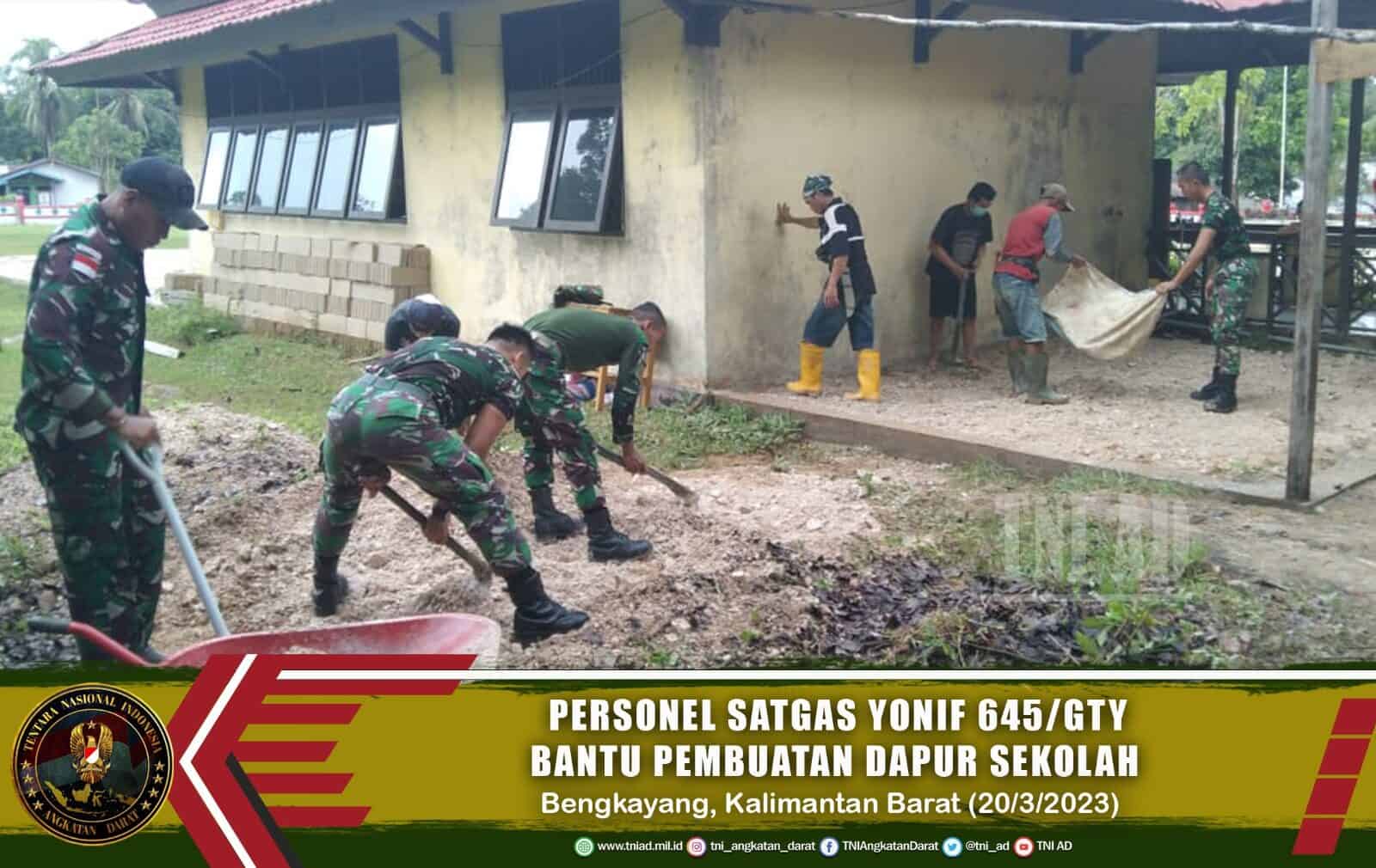 Satgas Pamtas Yonif 645/Gardatama Yudha Karya Bhakti Bantu Bangun Dapur Sekolah Perbatasan