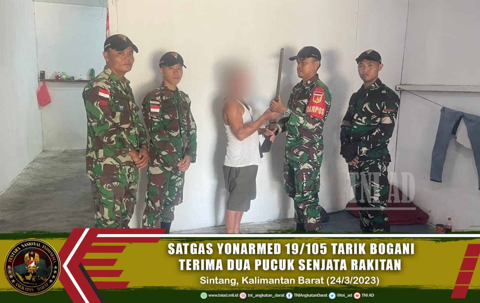 Satgas Pamtas Yonarmed 19/105 Trk Bogani Terima Dua Pucuk Senpi Rakitan Dari Kegiatan Komsos