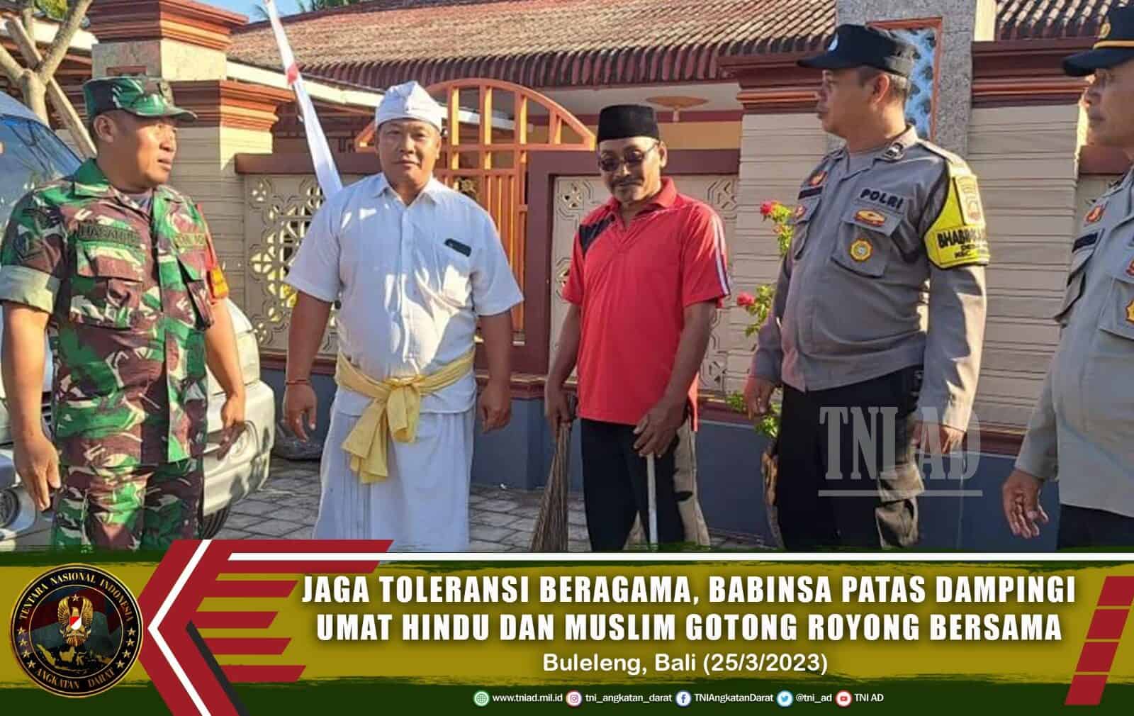 Jaga Toleransi Beragama, Babinsa Patas Dampingi Umat Hindu dan Muslim Gotong Royong Bersama