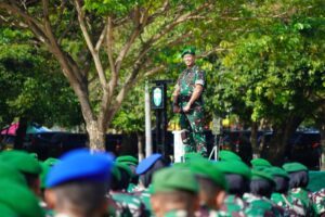 Pangdam IM Mayor Jenderal TNI Novi Helmy Prasetya, S.I.P, M.I.P Pimpin Upacara Mingguan di Lapangan Blang Padang