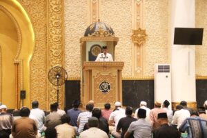 Hari Keenam Ramadhan, Wakabintaljarahdam XII/Tpr Beri Kultum di Masjid Raya Mujahidin Pontianak.