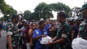TNI AD Berbagi 1.500 Paket Berbuka Puasa Untuk Masyarakat Jakarta