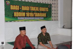 Berbagi Bersama, Kodim 1619/Tabanan Bagikan Takjil kepada Anak Yatim Jelang Buka Puasa