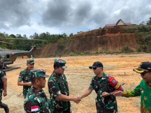 Panglima TNI Kunjungi Satgas Pamtas RI-Malaysia Yonif 645/Gardatama