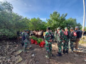 Jaga Kelestarian Alam, Kodim Sumbawa Gelar Penanaman Mangrove di Pantai Desa Luk