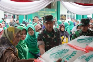 Danrem 102/Pjg Buka Bazar Ramadhan Berkah Korem 102/Panju Panjung