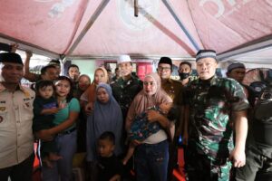 Tangis Haru Warga Atas Hasil Rehab RTLH Kodam XIV/Hsn, Membuat Tak Lagi Kehujanan Dalam Rumah