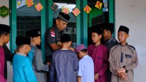 Tumbuhkan Semangat Berbagi, Korem 092/Mrl Berbagi Bingkisan Kepada Anak Yatim