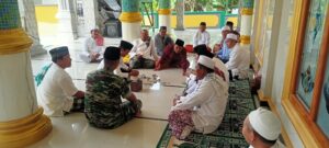 Usai Sholat Jumat, Warga Desa Air Kuning Curhat Kepada Dandim 1617/Jembrana