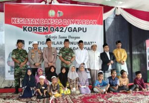 Korem 042/Gapun Salurkan Bansos Kepada 1178 Aanak Yatim di Tanjab Barat