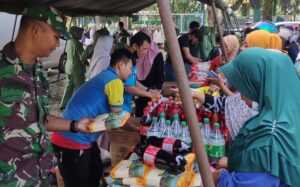 Antusiasme Warga Serbu Bazar Murah Geber Berkah Kodim 0413/Bangka