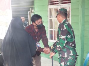 Dandim 0117/Aceh Tamiang Serahkan Kunci Rumah Warga Program Rehab Rumah Tidak Layak Huni