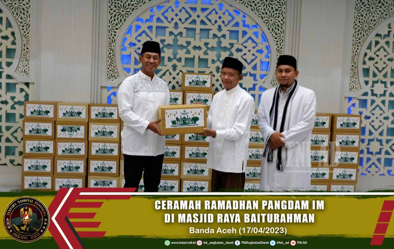 Ceramah Ramadhan Pangdam IM di Masjid Raya Baiturahman
