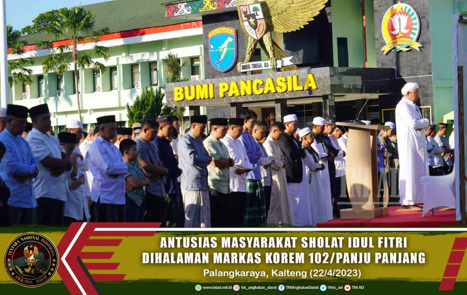 Antusias Masyarakat Sholat Idul Fitri Dihalaman Markas Korem 102/ Panju Panjung
