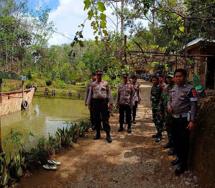 TNI - Polri Pengamanan Sejumlah Tempat Wisata Di Hulu Sungai Tengah