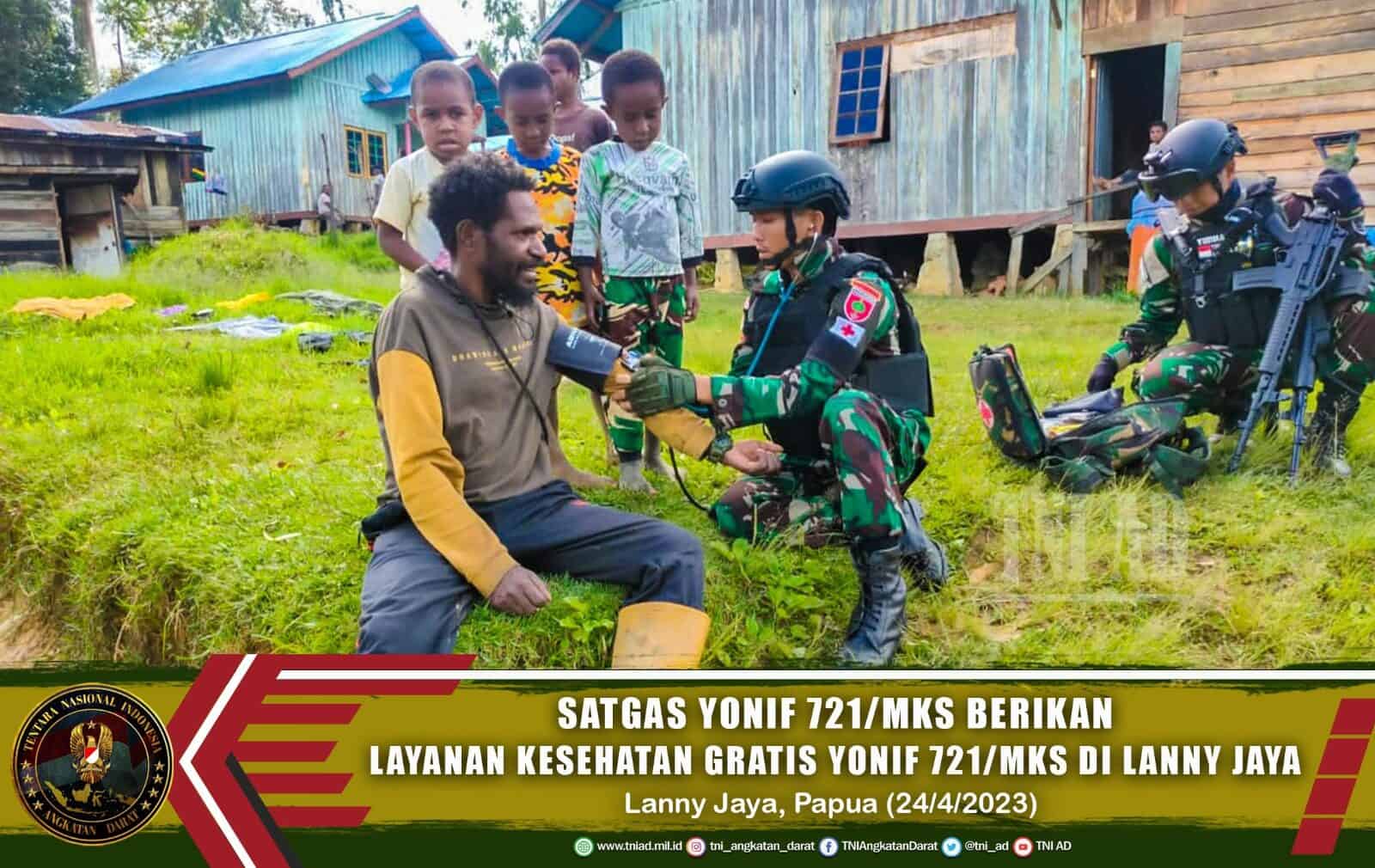 Satgas Yonif 721/MKS Berikan Layanan Kesehatan Gratis YONIF 721/MKS di Lanny Jaya