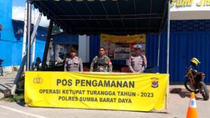 Personel Kodim dan Polres SBD Tetap Siaga di Pos Pam Lebaran 1444 H