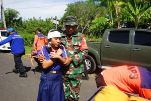 Hari Kesiapsiagaan Bencana, Kodim Jembrana Ikuti Simulasi Penanggulangan Bencana