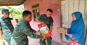 Warga Kampung Pancasila Sumringah Terima Bantuan Jumat Berkah dari Danramil 0303-03/Mandau