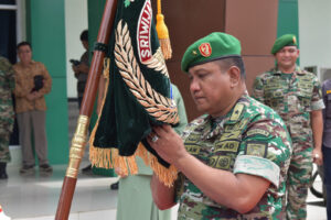 Prajurit Korem 043/Gatam Bersama Forkopimda Laksanakan Tradisi Pelepasan Brigjen TNI Ruslan Effendy, S.I.P