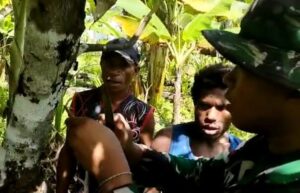 Tingkatkan Hasil dan Mutu Panen, Satgas Yonif 143/TWEJ Beri Inovasi Kepada Petani Kakao Di Perbatasan RI-PNG