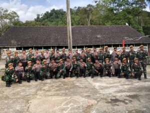 Wujud Sinergi TNI-Polri, Satgas Pamtas Yonarmed 5 Pancagiri Melaksanakan Olahraga Bersama di Wilayah Perbatasan