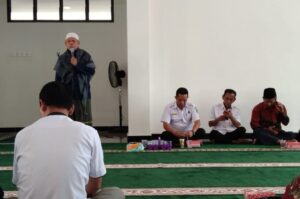 Jalin Silaturahmi, Babinsa Tani Harapan Hadiri Halal Bihalal Bersama Unsur Muspika Loa Janan