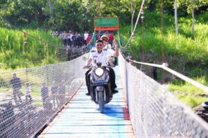 Kodim 1424/Sinjai Selesaikan Jembatan Gantung Ke-Dua Bersama Vertical Rescue Indonesia