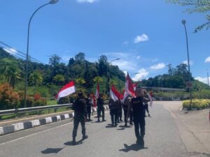Sinergi TNI-Polri, Satgas Pamtas Yonif 645/GTY Gelar dan Polsek Entikong Gelar Patroli Bersama