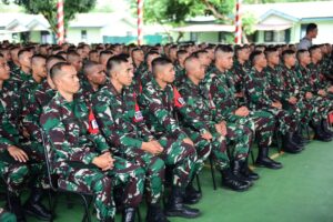 Pengarahan Kepada Prajurit Yonif PR 433/JS dan Keluarga, Kasad Ingatkan Waspadai Upaya Benturkan TNI-Polri