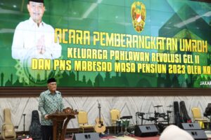 Kasad Berangkatkan Umroh Putra-Putri Pahlawan Revolusi dan PNS Mabesad Jelang Purna Tugas