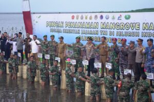 Pangdam V/Brawijaya Hadiri acara Puncak Penanaman Mangrove Nasional