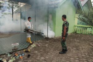 Cegah Berkembangnya Nyamuk, Kodim 0108/Agara Laksanakan Fogging