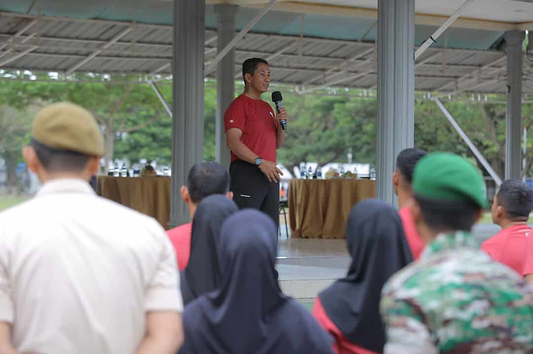Pangdam IM Olah Raga Bersama Prajurit di Lapangan Blang Padang
