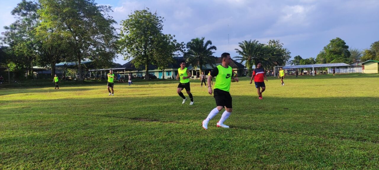 Dandim 0413/Bangka Adakan Pertandingan Persahabatan Sepakbola Dengan Awak Media