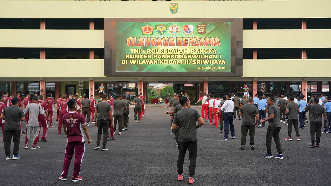 Pangkogabwilhan - I, Pangdam II/Sriwijaya dan Wakapolda Sumsel Beserta Anggota TNI - Polri Laksanakan Olahraga Bersama