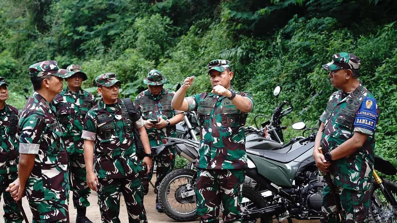 Wakasad Tinjau Latihan Pra Tugas Yonif PR 330/Tri Darma