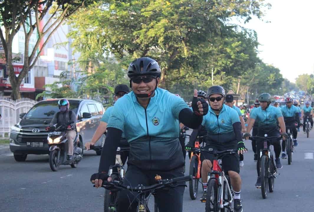 Dandim 0301/Pbr Ikut Gowes Bersama Danrem 031/WB Guna Jaga Kebugaran Tubuh