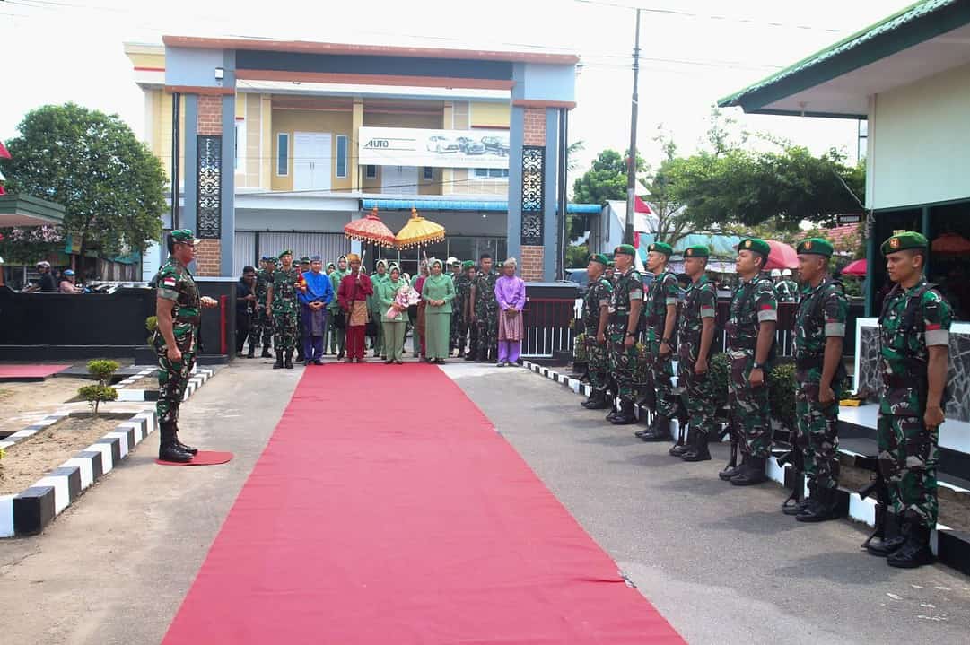 Pangdam XII/Tpr Kunjungi Kodim 1203/Ktp