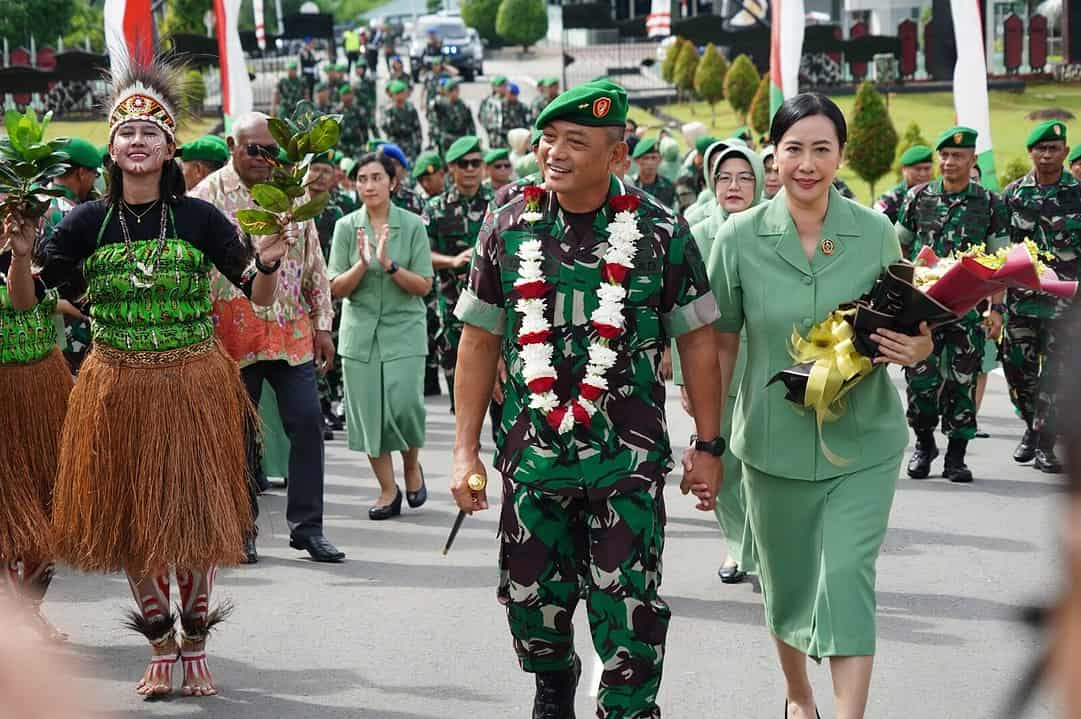 Serahkan Satuan ke Pejabat Baru, Mayjen TNI Muh. Saleh Mustafa Minta Prajurit Dukung Pangdam Cenderawasih Baru