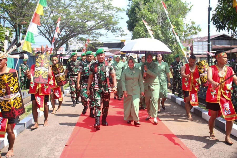 Kunjungi Kompi Yonif Mekanis Wns Pangdam Xii Tpr Kesejahteraan Prajurit Adalah Latihan