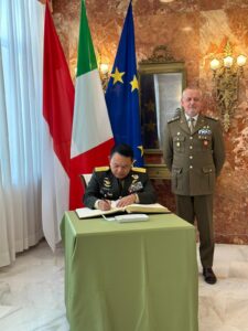 Bahas Profesionalisme Prajurit, Kasad Adakan Kunjungan Kehormatan Kepada Kasad Italia