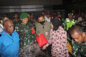 Kerjasama Kemensos RI - Satgas Pamtas RI-PNG Yonif 132/BS Sejahterakan Rakyat Papua
