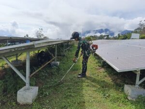 Satgas Yonif Raider 200/BN Upayakan Pasokan Listrik Aman Di Eragayam