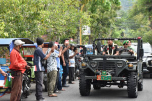 Tumpah Ruah Masyarakat Melepas Brigjen TNI Dody Triwinarto