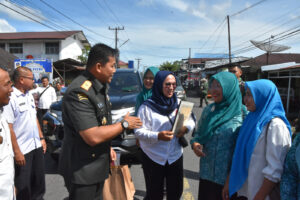 Tumpah Ruah Masyarakat Melepas Brigjen TNI Dody Triwinarto