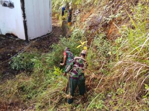 Jaga Kebersihan Tempat Ibadah Babinsa Ajak Warga Kerja Bhakti