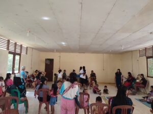 Satgas Pamtas Yonarmed 10 / Bradjamusti Bantu Berikan Imunisasi Balita Perbatasan